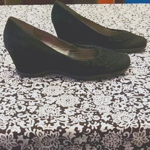 Genuine leather (suede) wedges